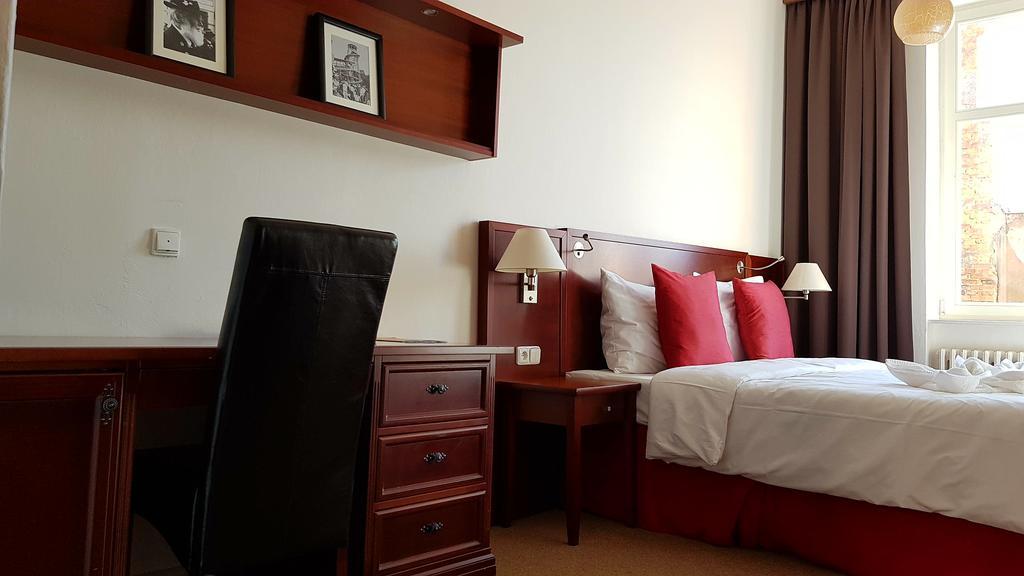 B&B Hotel Praha Нови-Йичин Экстерьер фото