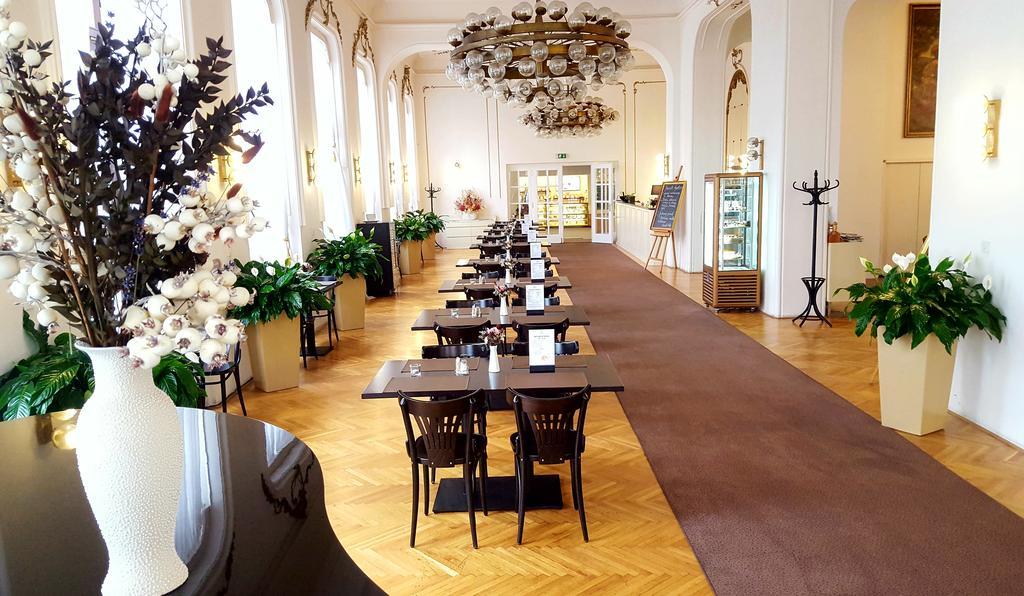 B&B Hotel Praha Нови-Йичин Экстерьер фото